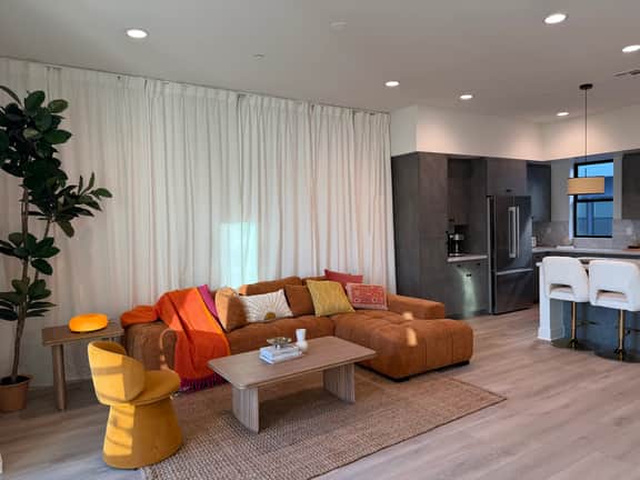 Sunset Suite off Sunset Blvd - Image 2